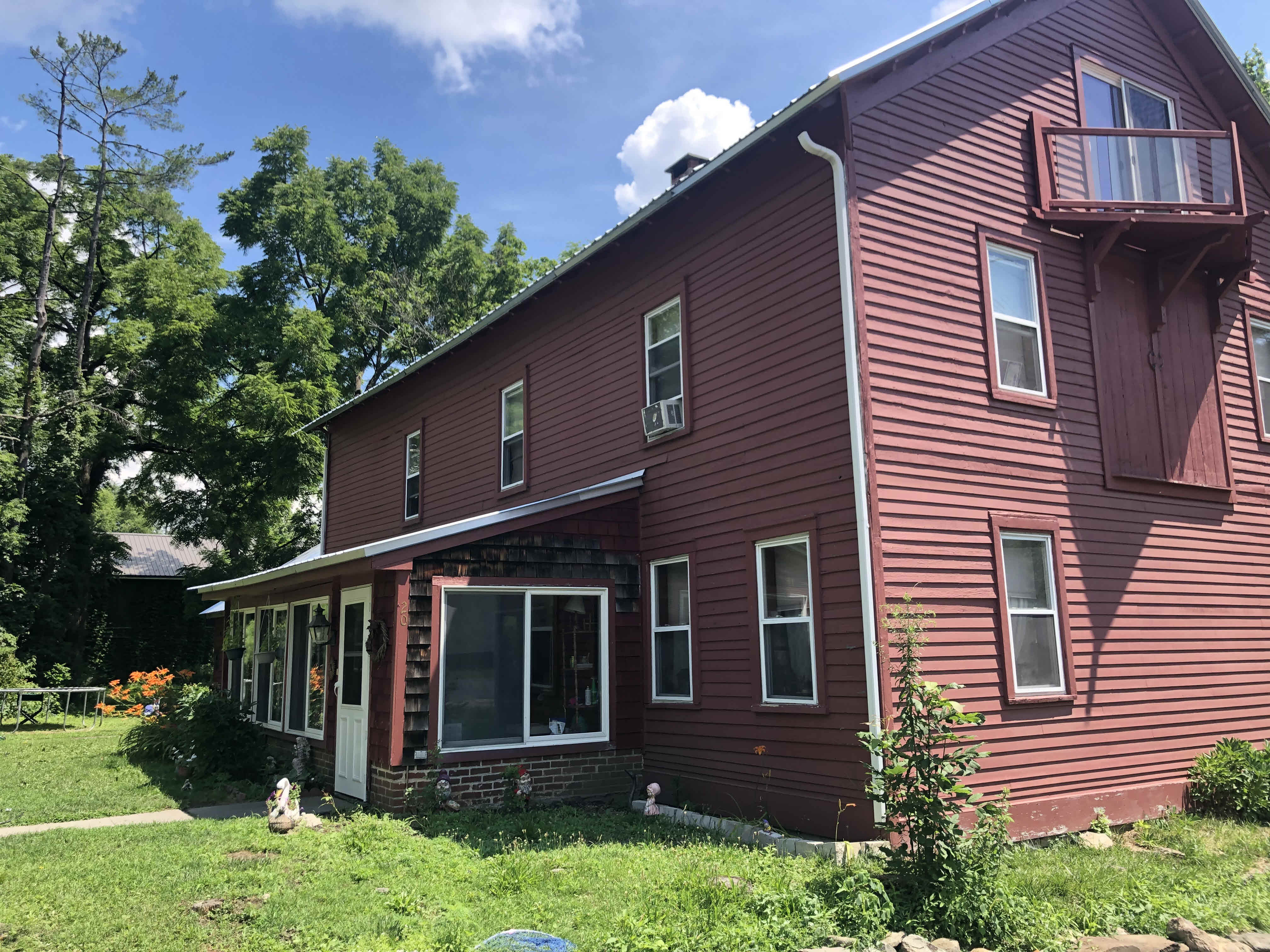 Building photograph for 20 FARNUM ROAD